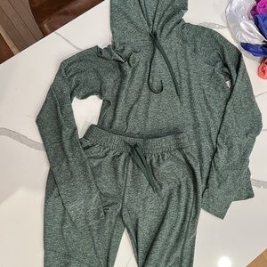 Outdoor Voices CloudKnit Sweatshirt & Sweatpant